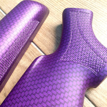 Lade das Bild in den Galerie-Viewer, HCC-005 lámina hidrográfica cromo-carbono violeta