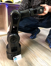 Cargar imagen en el visor de la galería, BRAZO ROBOTICO EN FIBRA DE CARBONO HIDROIMPRESION BRILLO HFC 125