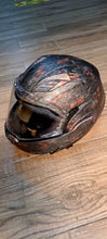 Lade das Bild in den Galerie-Viewer, HLC-073 casco Hidroimpresión Llamas y Calaveras