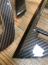 Cargar imagen en el visor de la galería, HFC-132 Hidroimpresión molduras coche en Film de fibra de carbono con colores negro y plata.