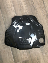 Cargar imagen en el visor de la galería, TAPA AUDI HIDROIMPRESIÓN EN FIBRA DE CARBONO HFC-043