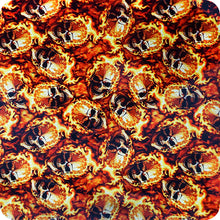 Lade das Bild in den Galerie-Viewer, HLC-095 Lámina hidroimpresión cráneos en llamas