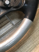 Cargar imagen en el visor de la galería, HME-056 Hidroimpresión en volante coche | Lámina hidrográfica aluminio cepillado