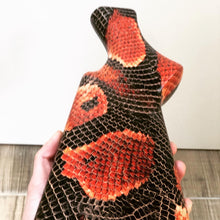 Cargar imagen en el visor de la galería, HPA-003 culata y guardamanos hidroimpresion efecto piel de serpiente