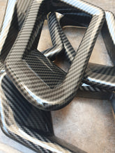 Cargar imagen en el visor de la galería, lamina hidroimpresion fibra de carbono HFC-125 faldones y molduras bmw (1)