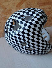 Lade das Bild in den Galerie-Viewer, HOT-044 casco artes marciales personalizado hidroimpresión ajedrez
